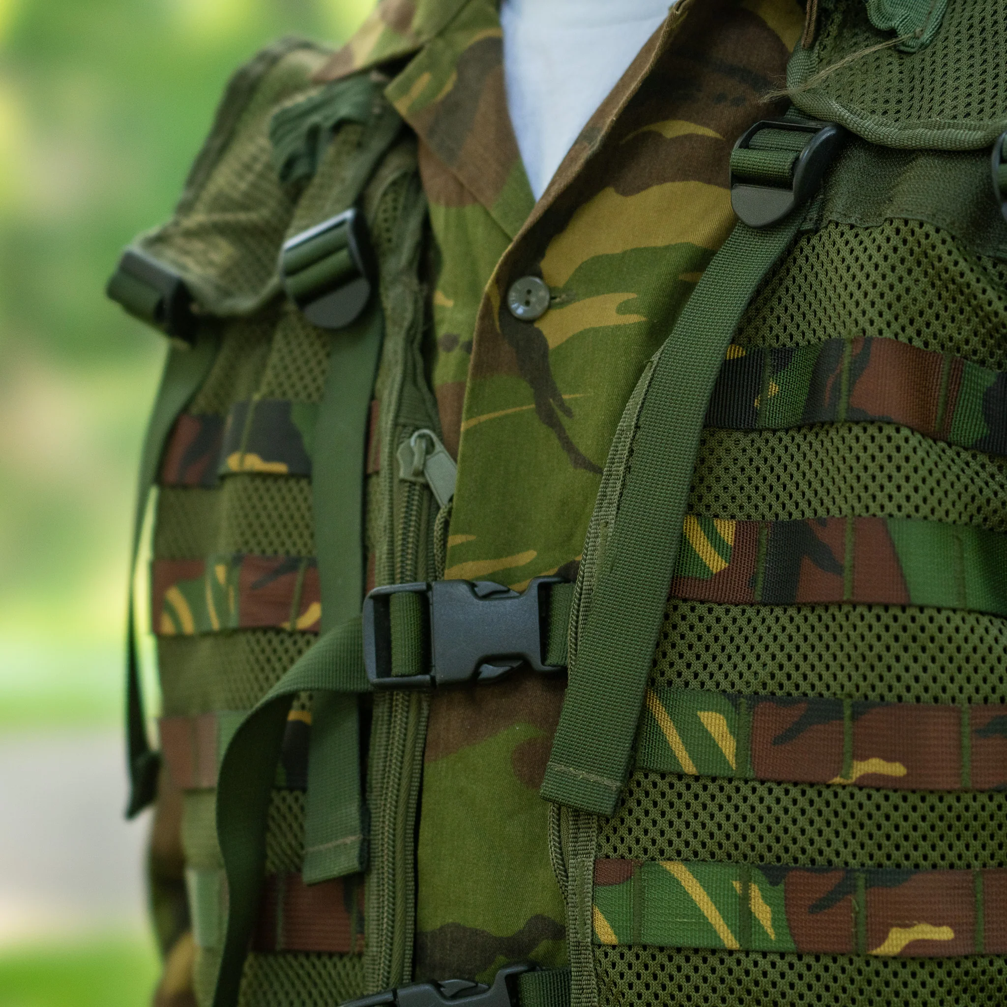 Issued Dutch Modular Vest - Image 7