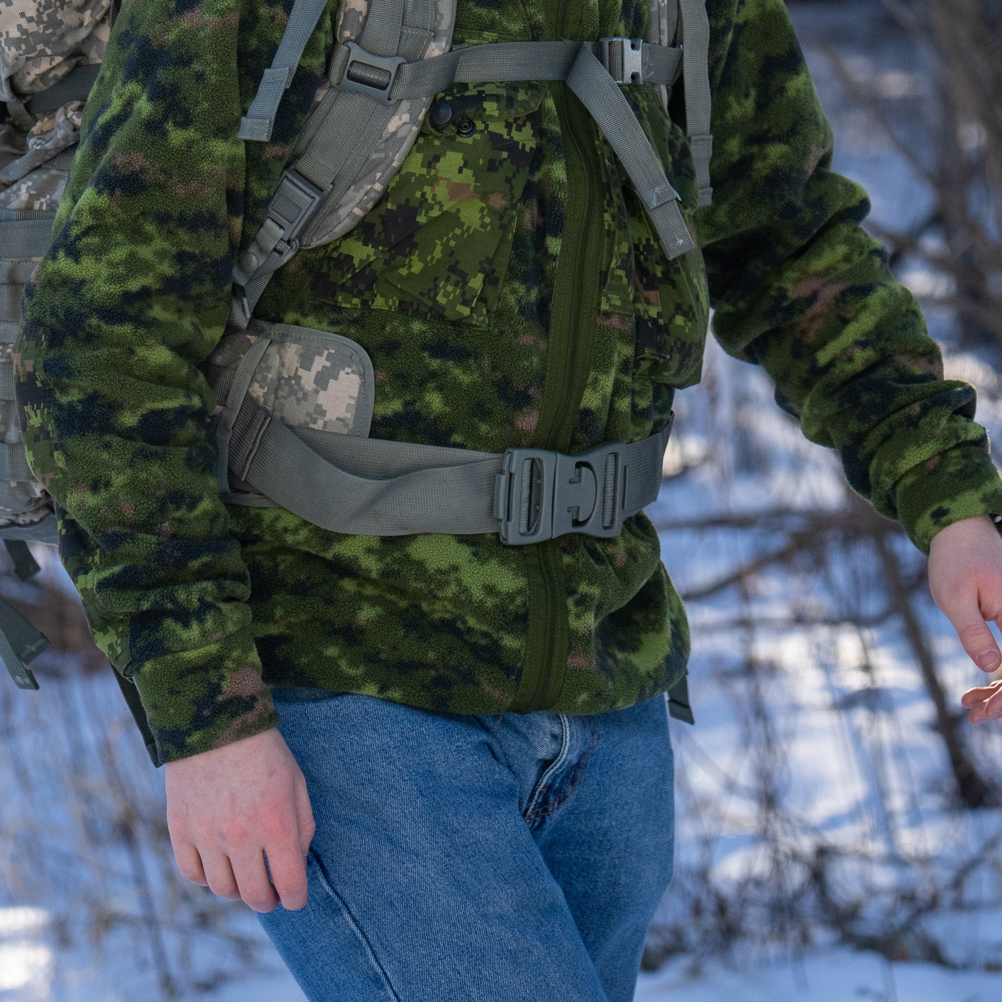 Issued UCP MOLLE II Large Rucksack Set w/Frame - Image 4