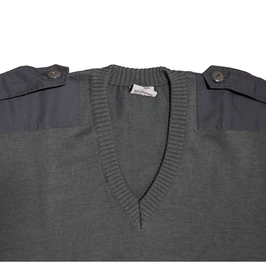 Unissued Austrian Bundesheer V-Neck Commando Sweater - Image 4