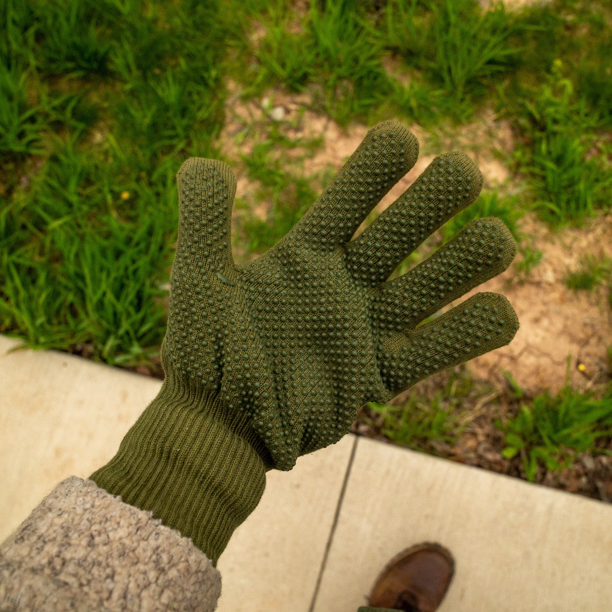 Issued USMC Grip Dot Gloves - Image 2